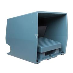 Wyłącznik nożny pojedynczy z osłoną niebieski metal 1Z 2R 1 krok XPEM511