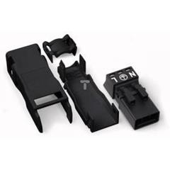 Wtyk 3-torowy biały z obudową odciążającą naciąg WINSTA MINI 890-133