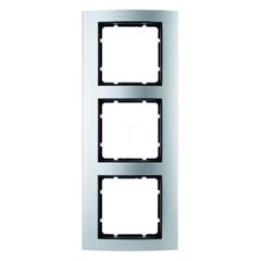 B.3 Ramka aluminium potrójna 10133004