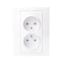 Unica Plus Gniazdo podwójne b/u z przesłoną biel polarna MGU63.063.18