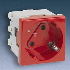 Simon Connect Gniazdo K45 pojedyncze DATA SCHUKO z/u 16A IP20 z kluczem uprawniającym czerwone KS11/6 TSC-KS11-6